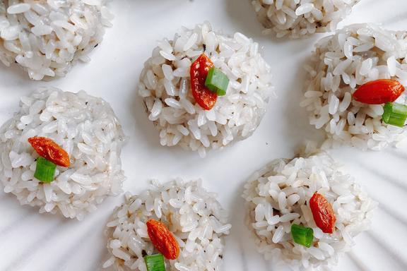 哪些人不適合食用糯米？東莞食材配送公司?為您解答