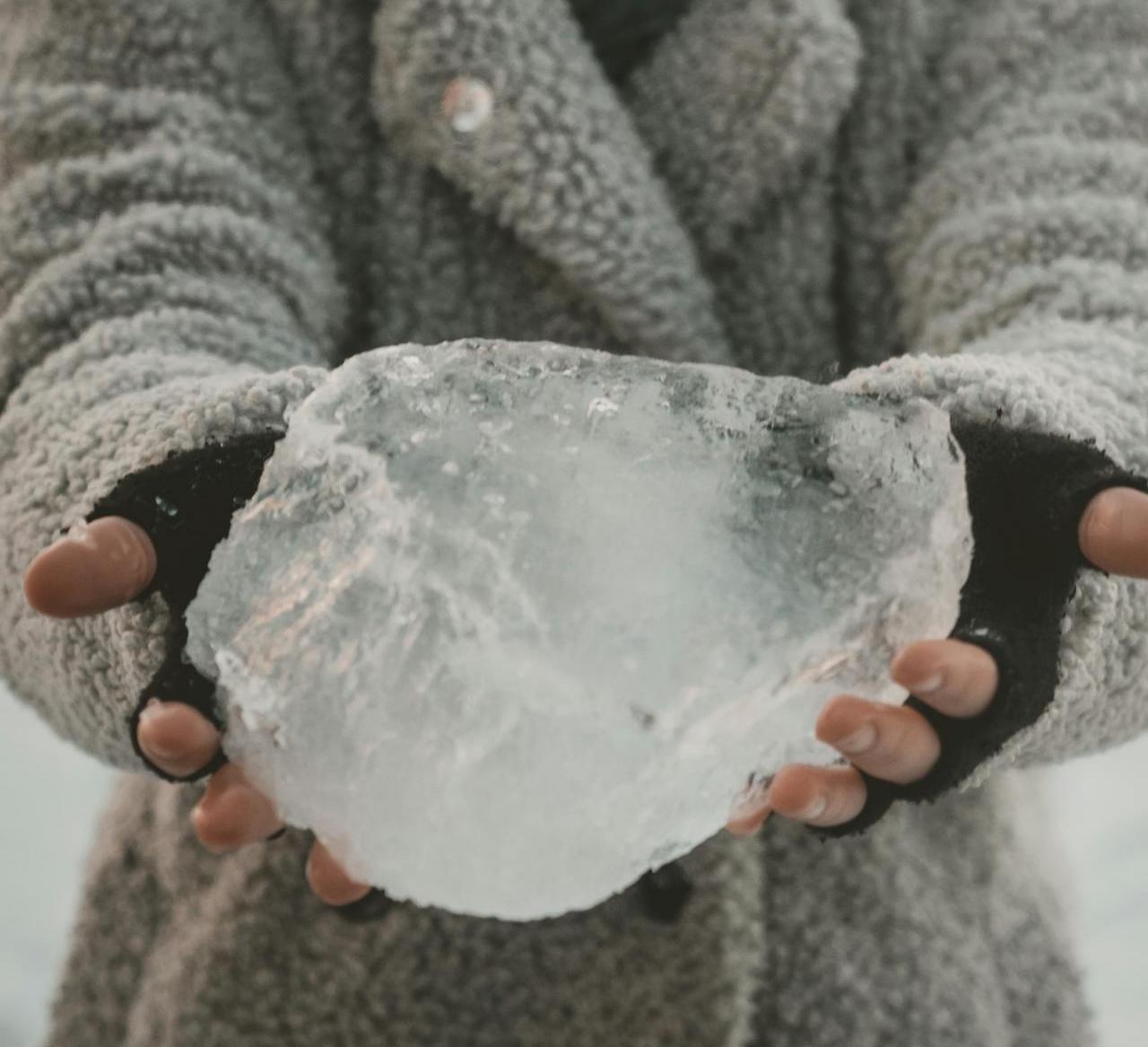 冬天摸冰塊為啥會粘手？深圳蔬菜配送公司為您科普